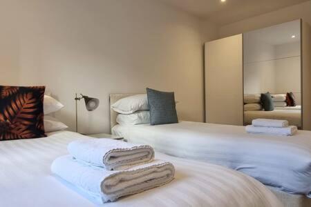 Beautiful Apartment Overlooking A Garden Londres Extérieur photo